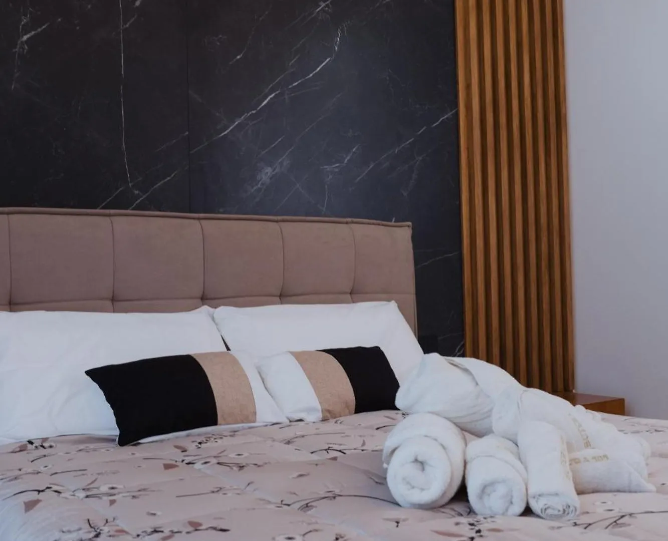 Butera 505-Luxury Suites Μπαγκερία Bed and Breakfast