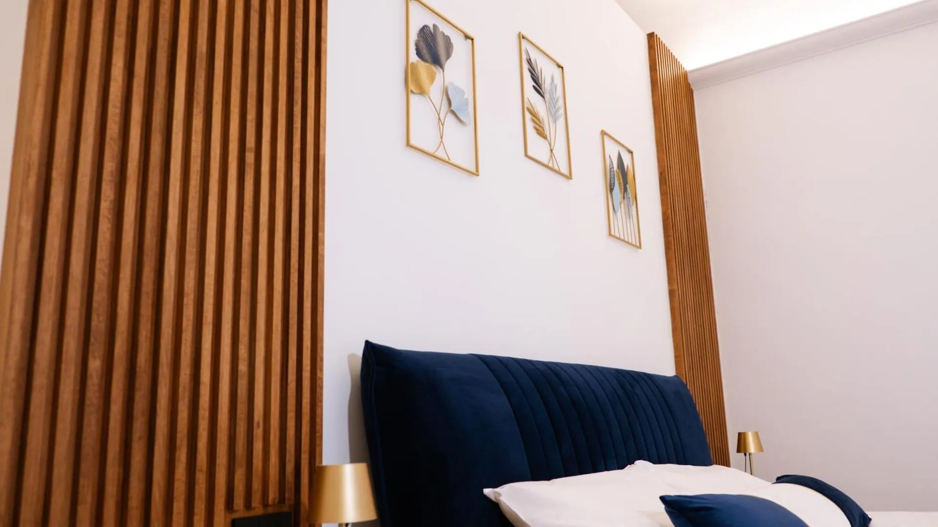 Butera 505-Luxury Suites Μπαγκερία 0*,